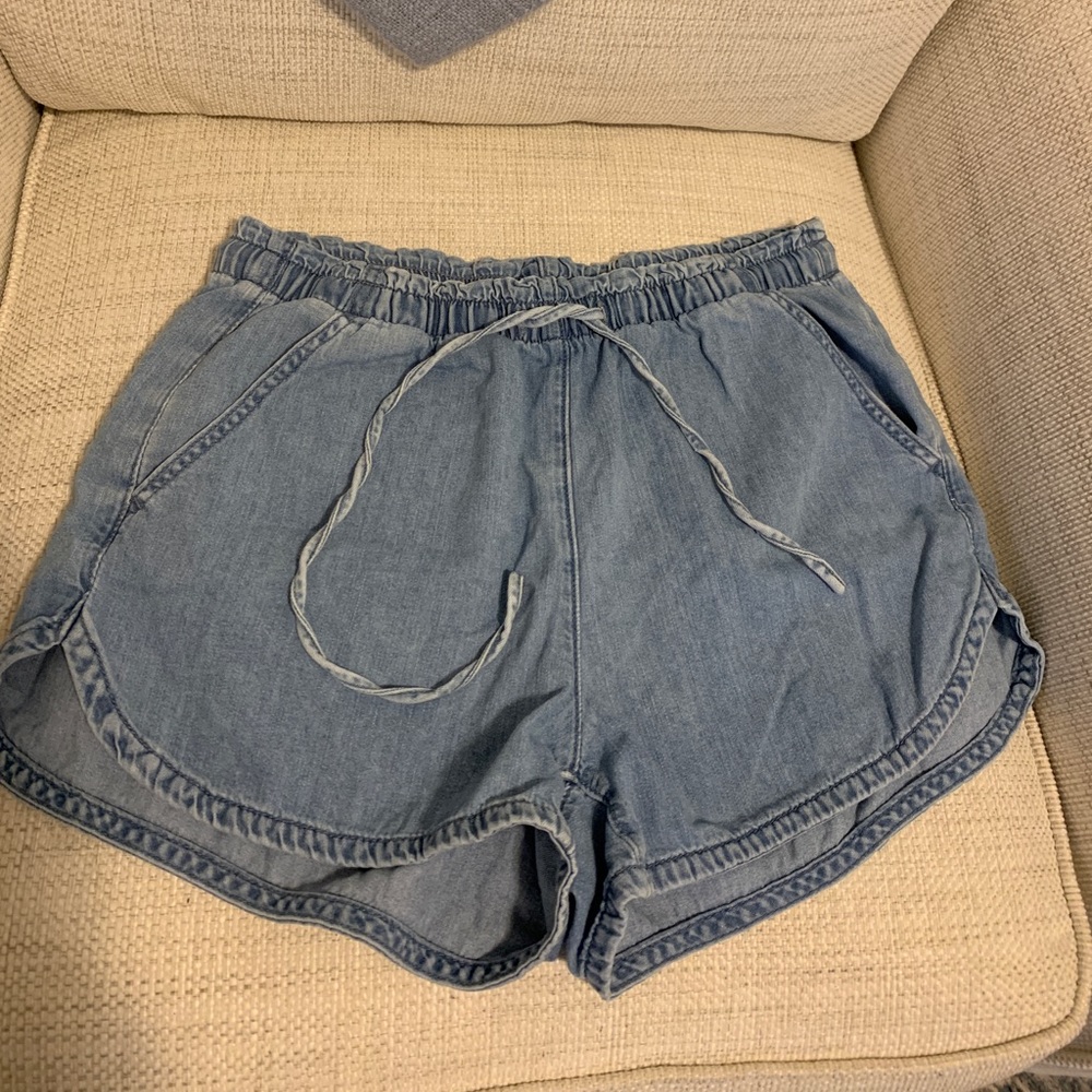 American Eagle relaxed drawstring shorts